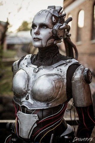 Adjutant cosplay Robot Costumes, Starcraft 2, Futuristic Aesthetic, Space Girl, Futuristic Fashion, A Robot, Cyberpunk Art, Fantasy Makeup, Sci Fi Art