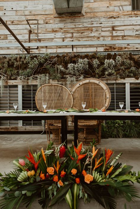 Bird Of Paradise Wedding, Arbor Decor, Wedding Setup, Green Palm Leaves, Paradise Wedding, Beach Wedding Colors, Tropical Orange, Tropical Wedding Flowers, Wedding Altars