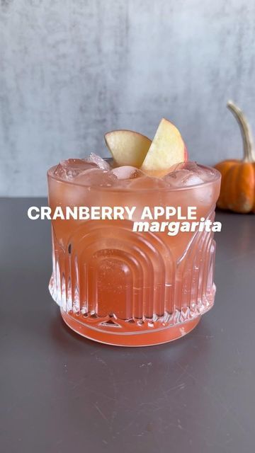 Danica Frye l Recipes, Cocktails & Books on Instagram: "I’m kind of in shock that Thanksgiving is THIS WEEK?! 🤯 not sure where time went, but I am sure that we’ll have this marg on our table on Thursday! You are going to LOVE this one. #recipe 1.5oz apple cider 1.5oz cranberry juice 2oz tequila 1oz triple sec #cocktail #drinks #thanksgiving #partyideas #cheers #margarita #fall #balance #holiday" Thanksgiving Drinks Alcohol, Thanksgiving Margarita, Fall Margarita, Drinks Thanksgiving, Apple Margarita, Thanksgiving Punch, Holiday Drinks Alcohol, Thanksgiving Drinks, Cocktail Book