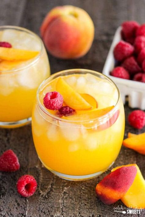 Peach Margarita Recipes, Peach Margaritas, Glace Fruit, Celebrating Sweets, Whiskey Sour Recipe, Peach Margarita, Flavored Margaritas, Peach Wine, Fresh Orange Juice