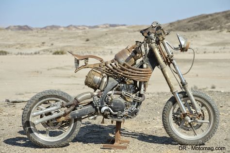 Mad Max Fury Road - Bike - RocketGarage - Cafe Racer Magazine Mad Max Motorcycle, Mad Max Movie, Road Motorcycle, Car Max, Motorcycles And Scooter, Rat Bike, Mad Max Fury, Motorcycle Pictures, Mad Max Fury Road