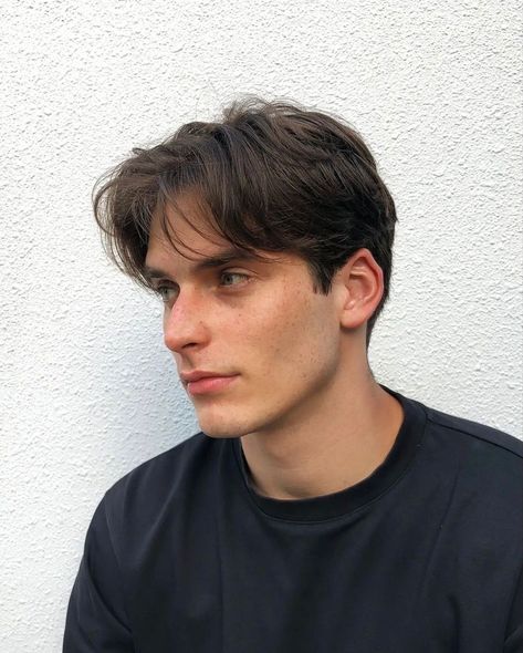 Hair Down Hairstyles Men, Guy Haircuts For Thick Hair, Short Hair Curtains Men, Men's Middle Part Haircut, Men Hairstyles Middle Part, Fade Haircut Men's Middle Part, Mens Classy Hairstyles, Clean Guy Haircut, Men’s Middle Part Straight Hair