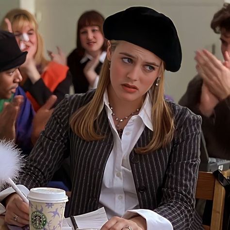 Alicia Silverstone as Cher Horowitz in Clueless (1995) #clueless #aliciasilverstone #cherhorowitz College Usa, Clueless 1995, Cher Clueless, Cher Horowitz, Alicia Silverstone, Clueless, Usa Today, Vocabulary, Sound