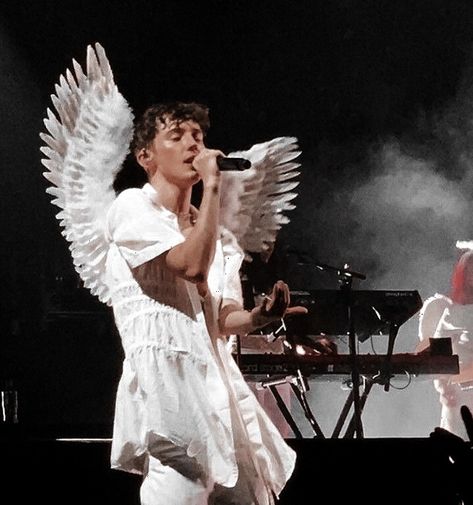 troye sivan angel baby Troye Sivan Angel Baby, Angel Baby Lyrics, Troye Sivan Concert, Gay Halloween Costumes, Underground Aesthetic, Troy Sivan, Fairy Princess Party, Blue Neighbourhood, Concert Stage Design