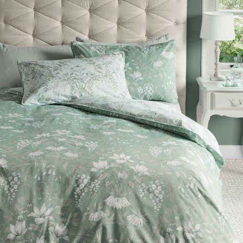 Sage Palette, Laura Ashley Bedding, Super King Duvet Covers, King Quilt Sets, Reversible Bedding, 100 Cotton Duvet Covers, King Duvet Cover Sets, Single Quilt, Double Duvet Covers