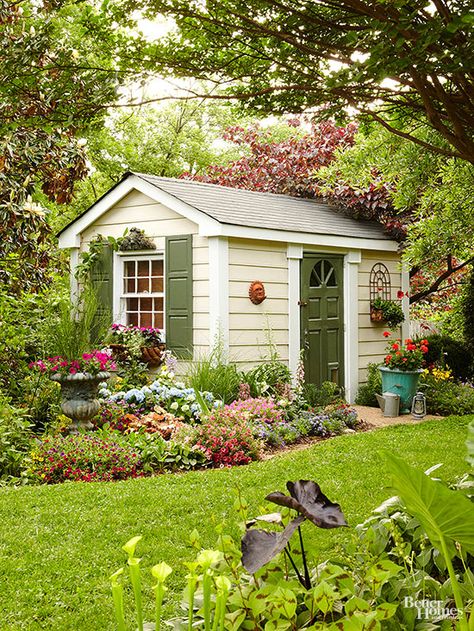 Accentuate Every Corner http://www.bhg.com/home-improvement/porch/outdoor-rooms/vintage-outdoor-living-ideas/?sssdmh=dm17.786239&esrc=nwdi022415#page=21 Shed Inspiration, Shed Landscaping, Shed Decor, Studio Shed, Backyard Studio, Backyard Sheds, Backyard Shed, Potting Sheds, Outdoor Sheds