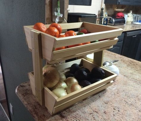 Picture of Easy Fruit/Veggie Holder Fruit Baskets Diy, Fruit Rack, Wood Projects For Beginners, Carpentry Projects, Woodworking Projects That Sell, Diy Holz, Wood Project, Woodworking Bench, Woodworking Jigs