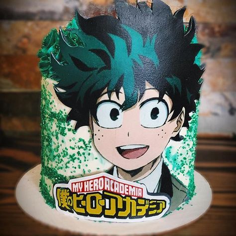 Deku Birthday Cake, Deku Cake, Mha Cake, My Hero Academia Cakes Birthday, Cake Anime, Cakes Cute, Candy Sushi, Red Birthday Cakes, My Hero Academy