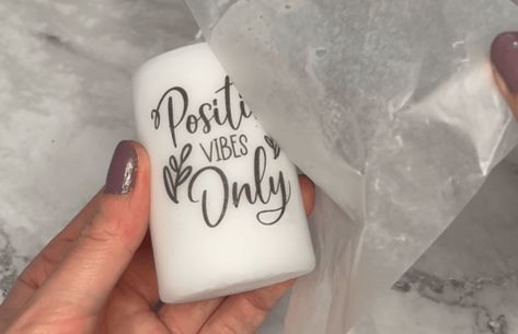 Vinyl On Candles, Custom Candles Diy, Vinyl Candle, Cricut Candles, Diy Candles Design, Cricut Business, Cricut Stencils, Insert Image, Cricut Joy