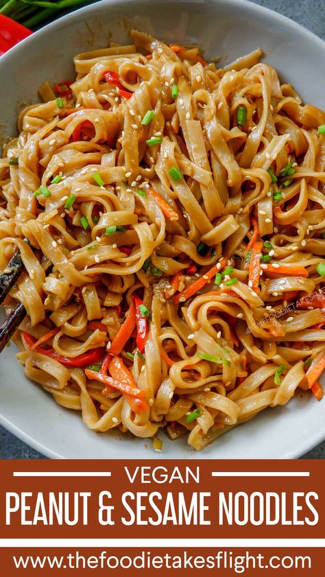 Easy Noodle Recipes, Vegan Noodles Recipes, Vegan Budget, Sesame Noodle, Resep Pasta, Cibo Asiatico, Noodle Recipes Easy, Sesame Noodles, Tasty Vegetarian Recipes