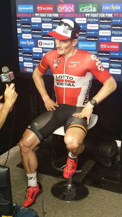 Andre Greipel after his win on stage 5 of the Giro 2016. Those legs! Mens Cycling Clothes, Cycling Men, Cycling Legs, Muscle Man, Fitness Healthy Lifestyle, Cycling Pictures, Lycra Men, Biker Men, Cycling Wear