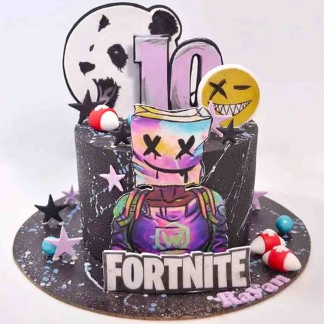 battle royale cake Fortnite Battle Royale Cake, Fortnite Birthday Cake, Playstation Cake, Extreme Cakes, Fortnite Wallpaper, Fortnite Cake, Video Game Cakes, 8th Birthday Cake, Incredible Cakes