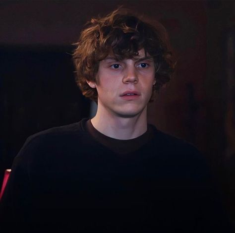 Evan Peters, Hair, Blue, Black