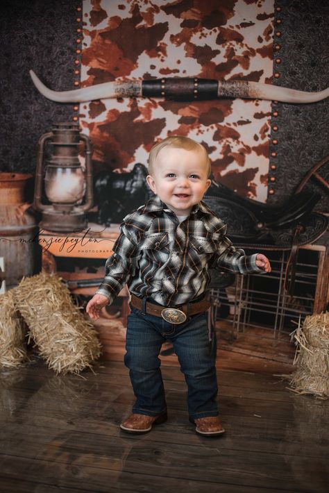 Kate Cake Smash Wild West Backdrop Designed by Arica Kirby Wild West Backdrop, Rodeo Party, Boys 1st Birthday Party Ideas, Rodeo Birthday, Seamless Backdrop, Backdrop Design, Fabric Backdrop, Boy First Birthday, Custom Backdrop