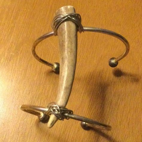 Bone Jewelry Diy, Welded Jewelry, Deer Horn Jewelry, Antler Diy, Real Bone Jewelry, Antler Bracelet, Animal Bone Jewelry, Bone Decorations, Oddities Jewelry