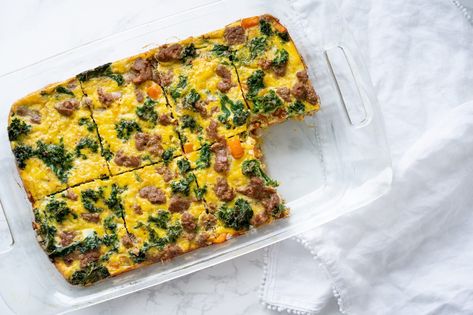 Looking for an easy breakfast recipe you can make ahead enjoy for days? This dairy-free egg casserole recipe has you covered! A touch of sweetness from sauteed sweet potatoes and onions, savory notes from turkey breakfast sausage, and a nutritious punch from kale all come together to make a healthy breakfast recipe that *actually* tastes good. Why I Love This Easy Egg Casserole Recipe Does anyone else find mornings pretty crazy? Just me? (I didn’t think so.) Mornings can be hard, which is Dairy Free Egg Casserole, Egg Casserole Recipes Easy, Brunch Egg Casserole, Potato Egg Bake, Easy Egg Casserole, Easy Breakfasts, Baked Eggs Recipe, Baked Breakfast Recipes, Egg Bake