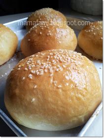 MamaFaMi's Spice n Splendour: 40-Minute Hamburger Buns Homemade Hamburger Buns, Hamburger Buns, Bun Recipe, Delicious Bread, Burger Buns, Bread And Pastries, Bread Recipes Homemade, Artisan Bread, Bread Rolls