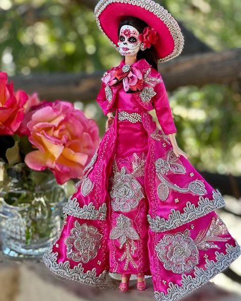 Barbie Catrina, Mexican Barbie, Spanish Barbie, Ballet Folklorico, Barbie Sewing Patterns, Barbie Collector Dolls, Mexican Fashion, Quinceanera Themes, Barbie Costume