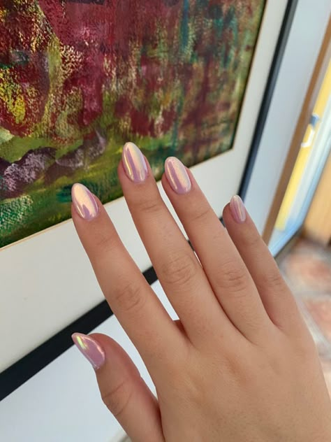 Birthday Nails Classy Short Almond, Opal Pink Nails, Bubble Gum Chrome Nails, Pink Chrome Gel Nails Short, Periwinkle Nails With Chrome, Bubble Gum Pink Chrome Nails, Pink Opal Chrome Nails, Bubble Gum Nails, Short Summer Nails 2024 Chrome