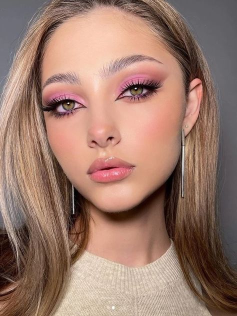 Pink Eye Looks, Make Up Rosa, Makeup Artist Looks, Barbie Makeup Look, Makeup Rosa, Pink Eyeshadow Look, Maquillage On Fleek, Great Makeup, Pink Eye Makeup