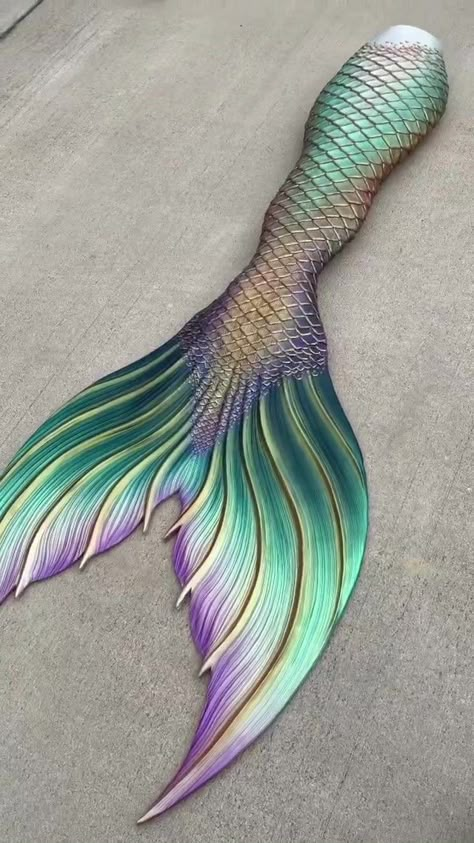 Realistic Mermaid Tails Purple, Pink And Blue Mermaid Tail, Iridescent Mermaid Tail, Mermaid Tail Designs Drawing, Mertailor Tails, Fake Mermaid Tails, Mermaid Tail Green, Mermaid Tail Template, Ariel Mermaid Tail