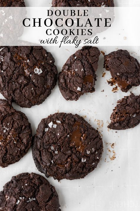 Double Dark Chocolate Cookies, Cookies With Sea Salt, Sea Salt Cookies, Dark Chocolate Cookies, Chocolate Crinkle Cookies, Double Chocolate Cookies, Big Cookie, Chocolate Crinkles, Bitter Chocolate