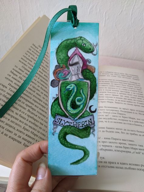 Bookmark whit Slytherin logo Harry Potter Slytherin House, Watercolor Bookmarks, Art Stuff, Harry Potter, Art