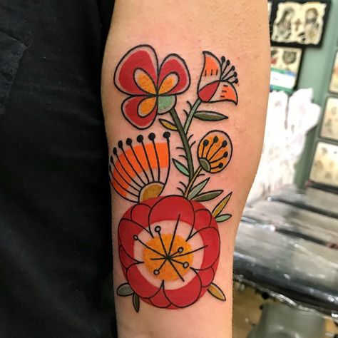 🗡JENNIFER TROK🗡 on Instagram: “Done at @darkagetattooseattle 💐 Thanks Jenny! . . . . . #flowertattoo #floraltattoo #midcenturymoderntattoo #folkarttattoo…” 60s Flower Tattoo, Flower Tattoo Colorful, Folk Tattoos, Folk Art Tattoo, Poppies Tattoo, Tattoo Henna, Traditional Tattoo Sleeve, Daisy Tattoo, Plant Tattoo