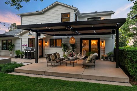 Get some fabulous pergola ideas for your backyard patio! New Patio Ideas, Patio Pictures, Farmhouse Patio, Casas Coloniales, Shade Structure, House Design Photos, Pergola Patio, Outdoor Retreat, Outdoor Photos