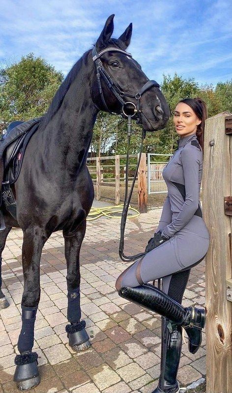 Equestrian Exquisite Horse Riding Outfit Women, Horse Rider Outfit, Woman Riding Horse, Flat Riding Boots, Horse Riding Boots, Horseback Riding Outfits, Horse Riding Outfit, Barndominium Ideas Exterior, Shop Barndominium