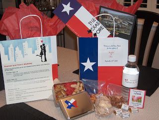 Texas wedding welcome bags - great for out of town guests to receive at hotel check-in with local goodies, pamphlets, postcards and supplies Wedding Out Of Town Guests Bags, Gift Bags For Out Of Town Wedding Guests, Texas Welcome Basket, Out Of Town Gift Bags Wedding, Gifts For Out Of Town Wedding Guests Hotel Welcome Bags, Texas Themed Wedding Welcome Bags, Texas Wedding Welcome Bags, Texas Wedding Favors, Wedding Hotel Bags