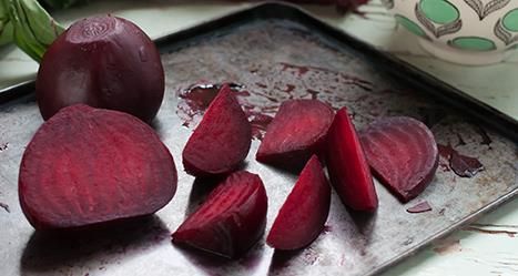 This root vegie is packed with antioxidants, vitamins and minerals, but can be a tricky to prepare. How To Cook Beetroot, Liver Cleanse Recipe, Liver Detox Recipes, Liver Detox Drink, Liver Cleanse Diet, Natural Liver Detox, Liver Detox Diet, Detox Cleanse Drink, Detox Your Liver