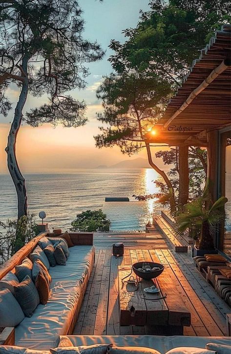 Ocean View Balcony, House Balcony, Peaceful Nature, Perfect Sunset, Scenery Pictures, Interiors Dream, Sunset View, Amazing Buildings, Beach Cottage Style