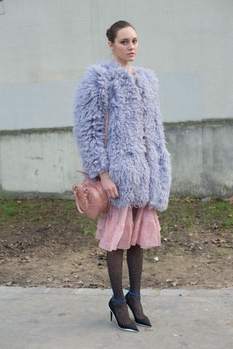 Fake Fur Coat Outfit, Purple Fur Coat, Fake Fur Coat, Fur Coat Outfit, Fashion Tips And Tricks, Pastel Lilac, Chic Winter Outfits, Pastel Outfit, Mens Fashion Week