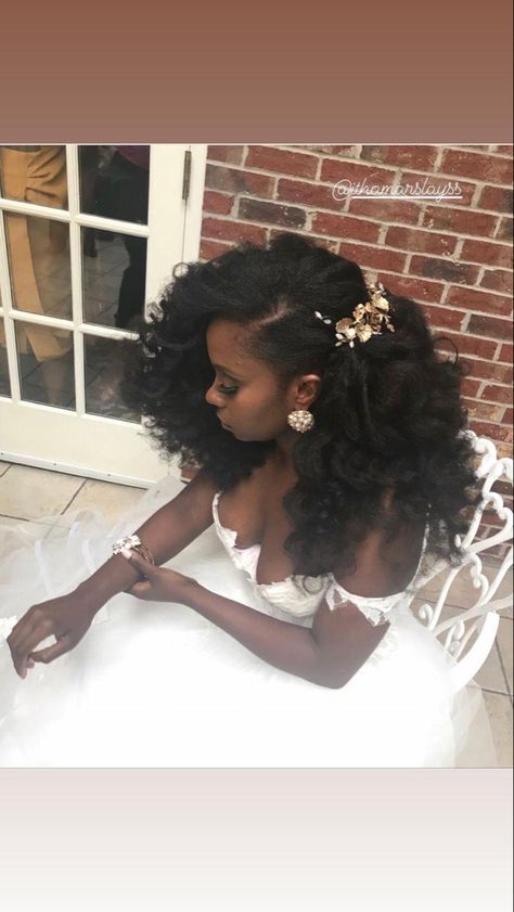 Natural Hair With Tiara, Natural Hair Wedding Styles Afro, Bridal Hairstyles For Natural Black Hair, Beach Wedding Hairstyles For Black Women, Natural Hair On Wedding Day, Black Hairstyles For Brides, Flowers In Hair For Wedding Black Women, Bridal Crochet Braids Wedding Hairstyles, Wedding Hairstyles Black Women Natural Hair