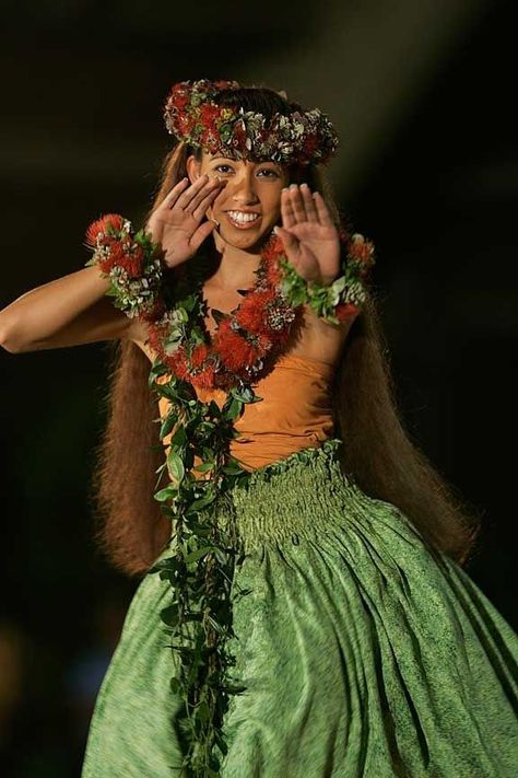 Amanda Puamohala Weinstein Hawaiian Dancers Hula, Travel Venice, Polynesian Dance, Hawaii Hula, Hawaiian Dancers, Hula Hooping, Hula Dance, Surfer Magazine, Hula Dancers