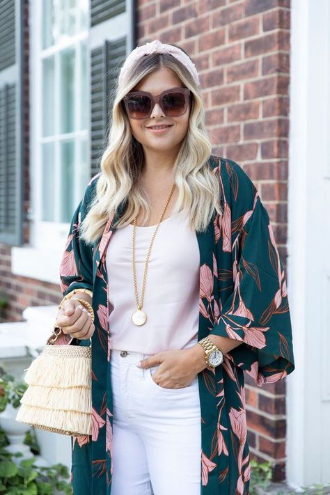 Kimono Chic Xmas Outfits Women Casual, Xmas Outfits Women, Floral Kimono Outfit, Outfits Women Casual, Kristin Lee, Look Kimono, Krystin Lee, Elegant Summer Outfits, Kimono Outfits