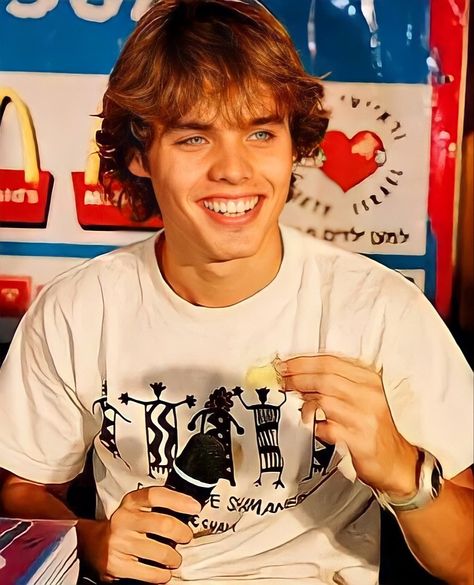 Benjamin Rojas, Pool Photography, Rebelde Way, Dream Boyfriend, Man Crush Everyday, Cute Actors, Smash Book, Dream Guy, Boyfriend Material