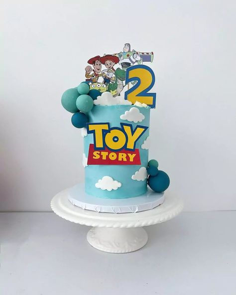 13 Amazing Toy Story Cake Ideas (For Beginners And Pro). - The Perfect Cake Idea Mini Toy Story Cake, Toy Story Birthday Cake Diy, Baby Kylo, Cake Ideas For Beginners, Toy Story Cake Ideas, Toy Story Cake 1 Tier, Toy Story Cake 3 Tier, Single Tier Toy Story Cake, Alien Cake