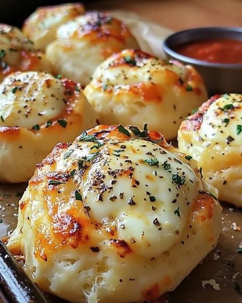 Cheesy Delight: Mozzarella Biscuit Bombs - NewsBreak Cream Cheese Bars Recipe, Delicious Discoveries, Baked Mozzarella, Homemade Stromboli, Peppermint Recipes, Chicken Melts, Fruit Cake Cookies, Cookie Recipes Oatmeal Raisin, Oatmeal Raisin Cookies Chewy