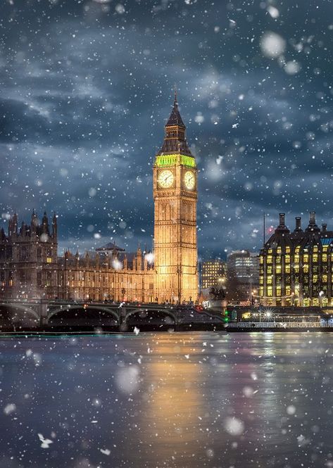 LONDON CHRISTMAS MAGIC! #london #christmas London Christmas Wallpaper, Christmas Wallpaper Iphone, London Snow, Iphone Images, Iphone Image, London Wallpaper, London Aesthetic, London Christmas, City Of London