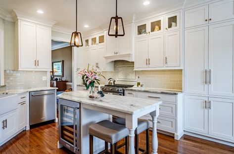 28 Ideas for Adding a Slim Island to Your Kitchen | Houzz UK Slender Kitchen Island, Slim Kitchen Island, Slim Kitchen, Kitchen Island Designs, Narrow Kitchen Island, Kitchen Design Gallery, Slender Kitchen, Pool Storage, Kitchen Updates