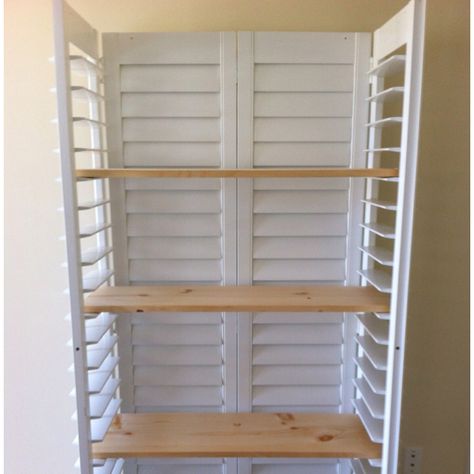 Such a great idea! Shutter Shelves Diy, Shutter Shelves, Shutters Repurposed Decor, Shutter Shelf, Repurposed Headboard, Craft Fair Booth Display, Antique Booth Displays, Habitat Restore, Craft Market Display