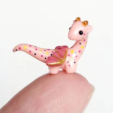 miniatures,dragon,etsy Mini Clay Dragon, Small Clay Dragon, Clay Gift Ideas For Friends, Dragon Clay Sculpture Easy, Polymer Clay Dragon Easy, Tiny Dragon Art, Air Dry Clay Dragon, Mini Clay Animals, Mini Ceramic Ideas