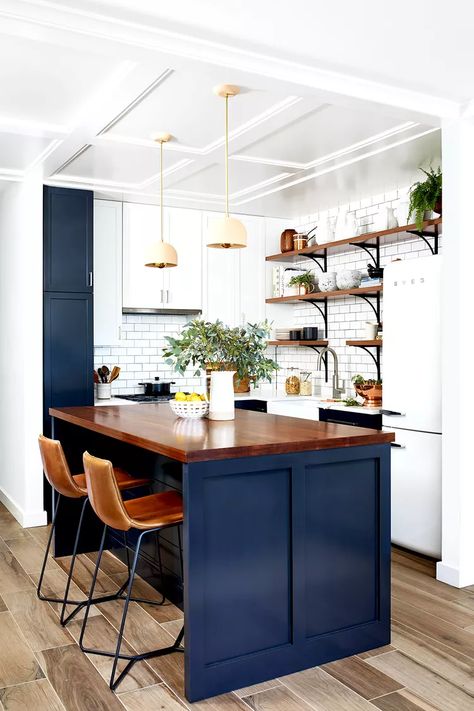 Small Kitchen Colors, Remodeled Kitchens, Dark Blue Kitchens, Farmhouse Kitchen Colors, Blue Kitchen Cabinets, Mansion Designs, Mid Century Modern Kitchen, Wooden Floors, Kitchen Color