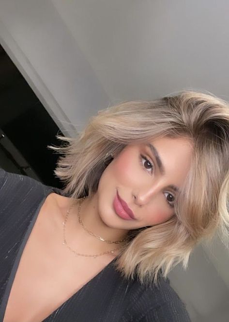 Neck Length Hair, Blonde Hair Looks, Short Hair Balayage, Short Blonde Hair, روتين العناية بالبشرة, Hair Inspo Color, Hair Dye, Aesthetic Hair, Blonde Hair Color