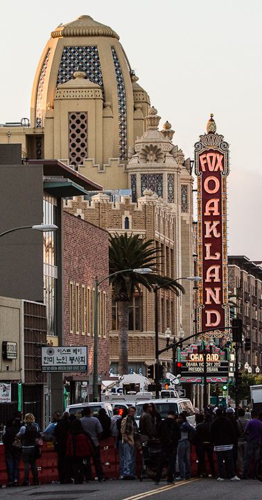 Gorillaz Aesthetic, Alameda California, Downtown Oakland, Concert Venues, Paramount Theater, Vintage Theatre, Vintage Neon, Drive In Theater, Movie Theaters