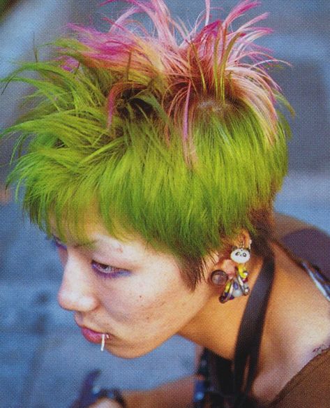 Hair Reference, Green Hair, Aesthetic Hair, Look Cool, Pretty Hairstyles, Cortes De Cabello Corto, Hair Inspo, Dyed Hair, Cute Hairstyles