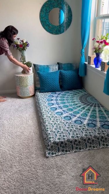 Room Decor Ideas Without Bed, Simple Aesthetic Home Decor, Floor Sitting Ideas Living Spaces, Bedroom Ideas For Indian Homes, Simple Indian Home Decor, Small Indian Room Decor, Indian Hostel Room Decor Ideas Aesthetic, Bedroom Ideas For Small Rooms For Adults Diy Creative Crafts, Low Budget Room Decor Ideas Bedroom