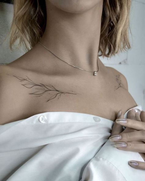 Tattoo Female Aesthetic, Scapula Tattoo, Tattoo Ideas Female Baddie, Brown Tattoo Ink, Gladiolus Tattoo, Feminine Shoulder Tattoos, Clavicle Tattoo, Tattoos 2024, Browning Tattoo